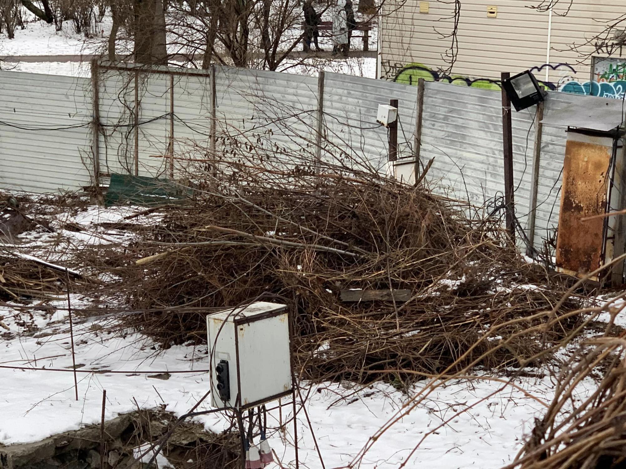 Активисты протестовали 12 лет. В Киеве начали еще одно скандальное строительство (фото)